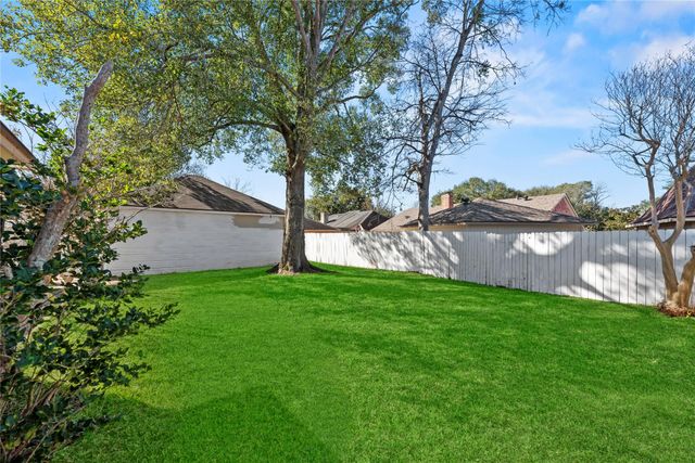 14926 Camino Rancho Drive, Houston, TX 77083