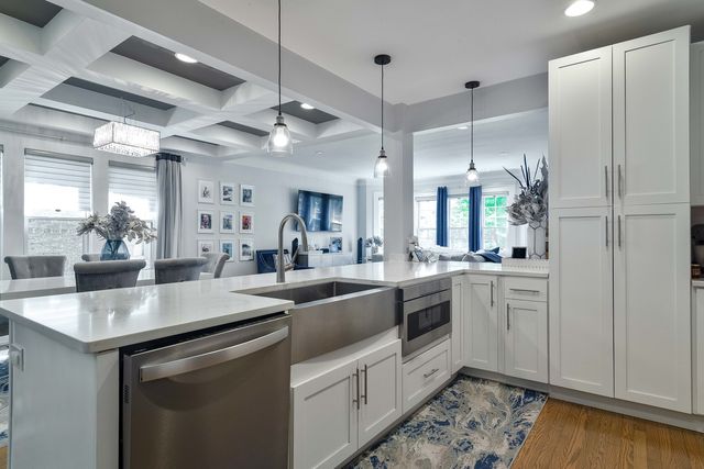 5632 W Pensacola Avenue, Chicago, IL 60634