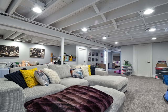 5632 W Pensacola Avenue, Chicago, IL 60634