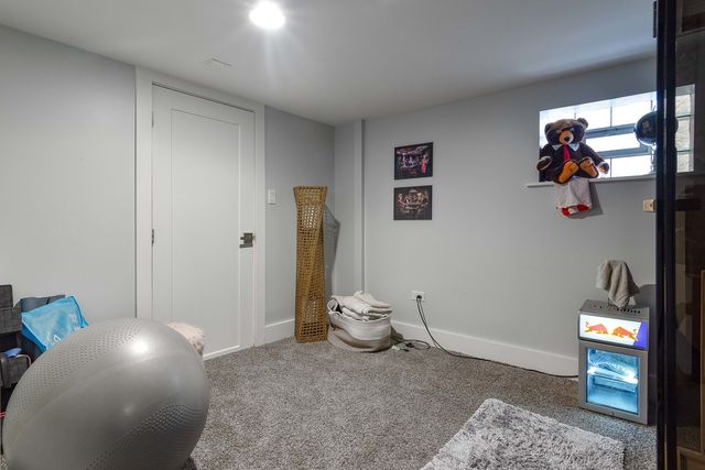 5632 W Pensacola Avenue, Chicago, IL 60634