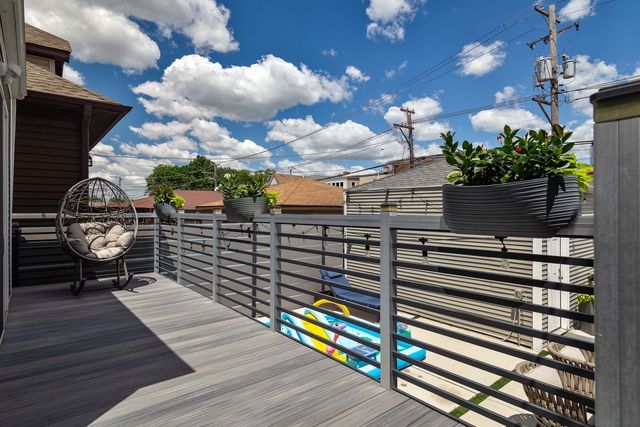 5632 W Pensacola Avenue, Chicago, IL 60634