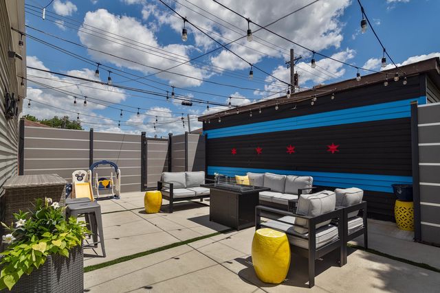 5632 W Pensacola Avenue, Chicago, IL 60634