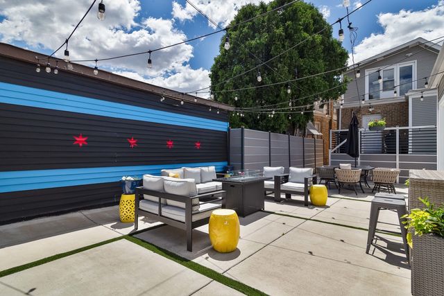 5632 W Pensacola Avenue, Chicago, IL 60634