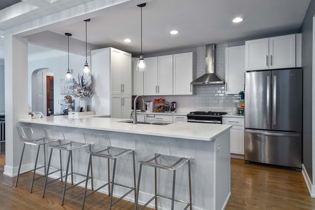 5632 W Pensacola Avenue, Chicago, IL 60634