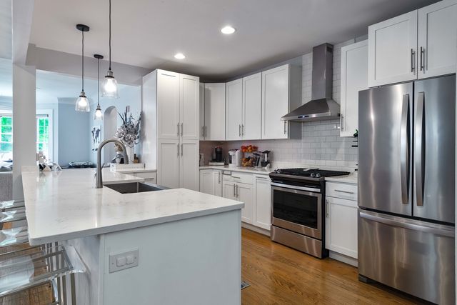 5632 W Pensacola Avenue, Chicago, IL 60634