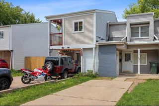 2049 Berkshire Circle D, Carpentersville, IL 60110