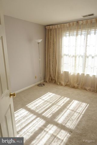 6004 LINCOLNIA RD, Alexandria, VA 22312