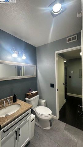 945 Fletcher Ln A312, Hayward, CA 94544