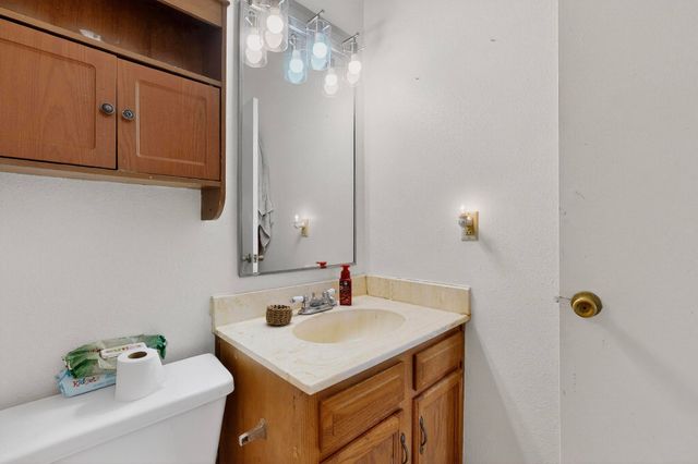 1 Dino Court, Peralta, NM 87042