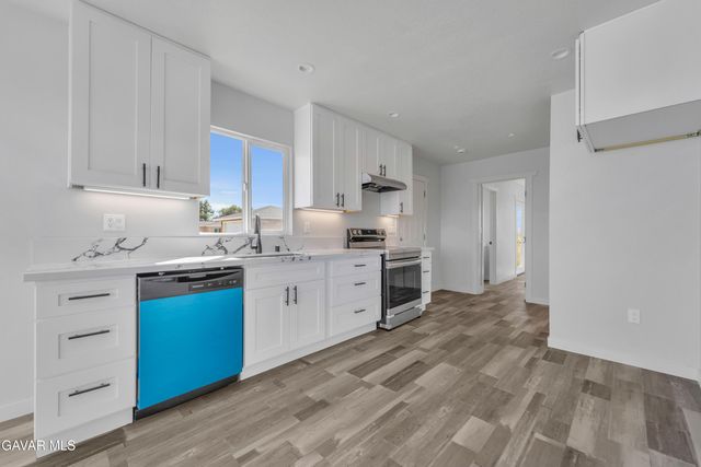 49040 W 70th Street, Lancaster, CA 93536