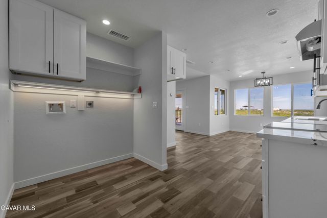 49040 W 70th Street, Lancaster, CA 93536