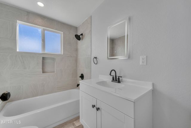 49040 W 70th Street, Lancaster, CA 93536