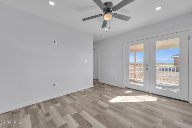 49040 W 70th Street, Lancaster, CA 93536