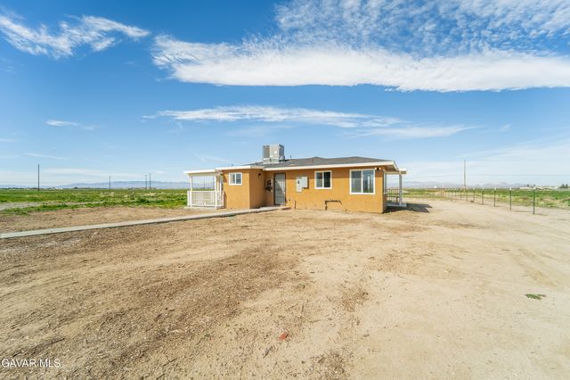 49040 W 70th Street, Lancaster, CA 93536