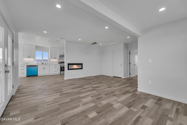 49040 W 70th Street, Lancaster, CA 93536