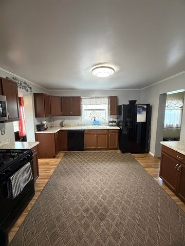 909 Illinois Street, Walkerton, IN 46574