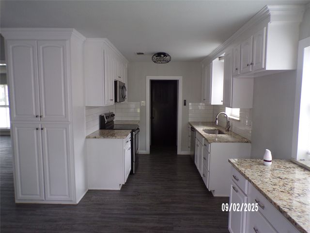 6407 Stonewall Street, Greenville, TX 75402