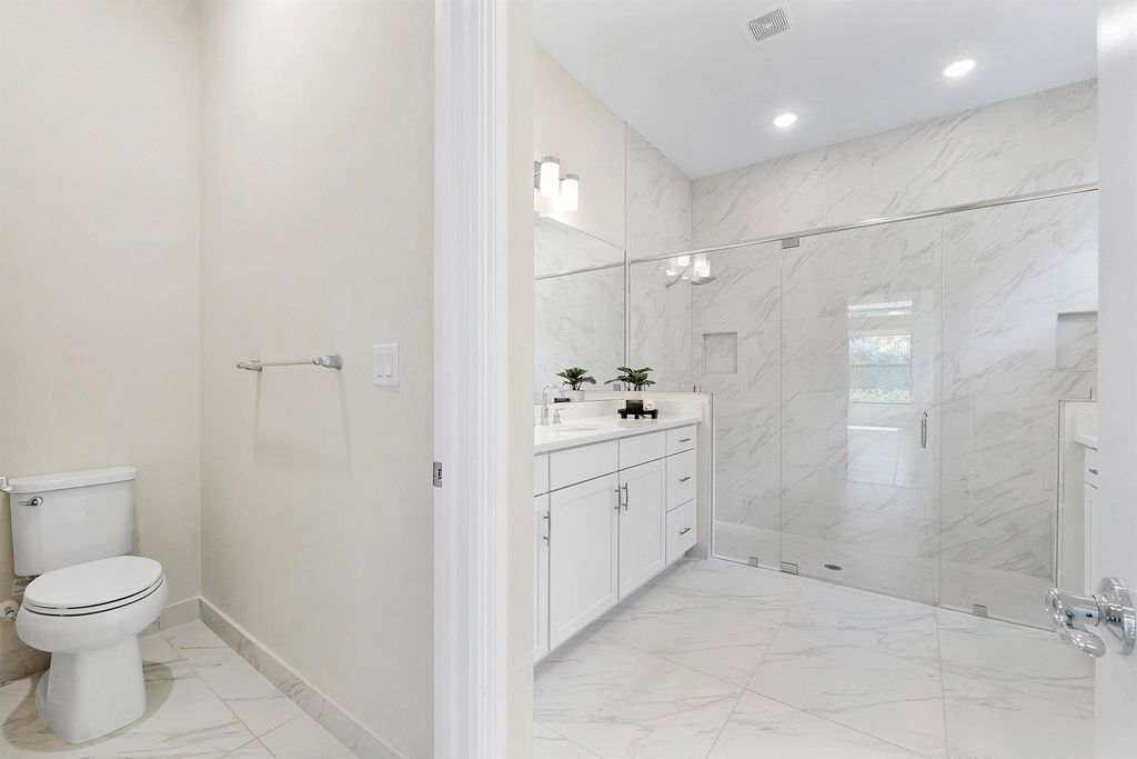 Image 14 of property listing at 11970 Leon Circle S, Parkland, FL 33076