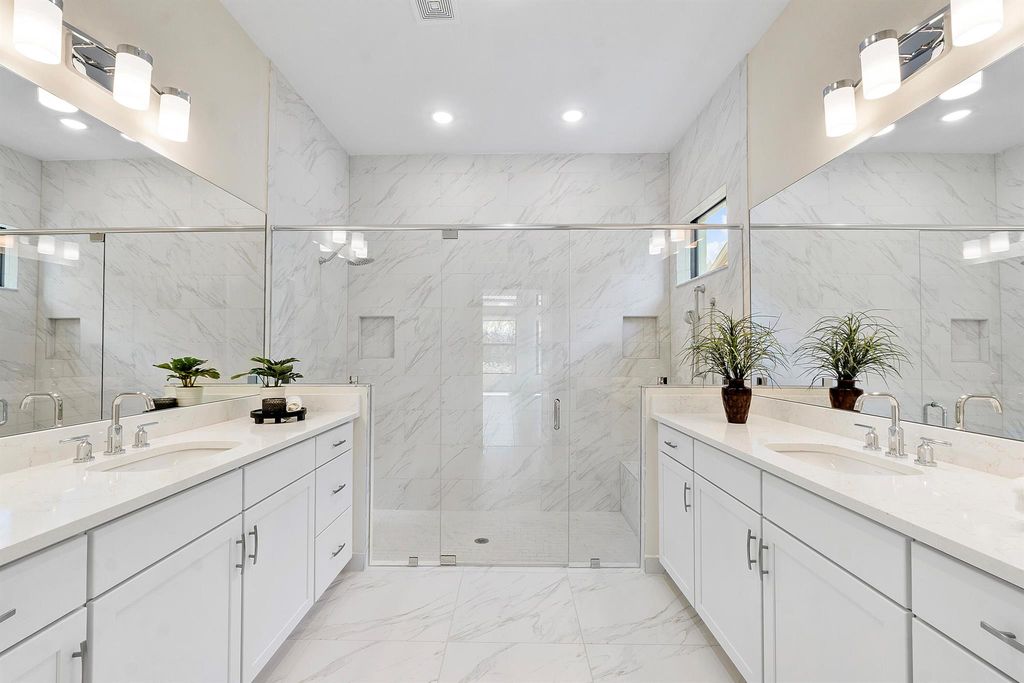 Image 15 of property listing at 11970 Leon Circle S, Parkland, FL 33076