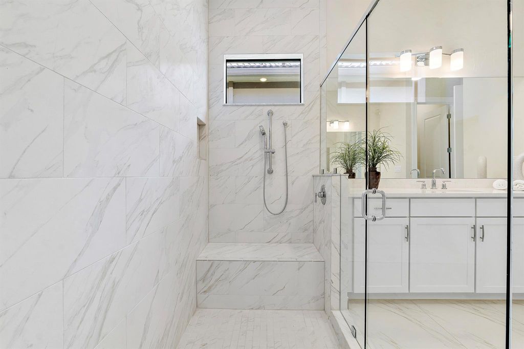 Image 16 of property listing at 11970 Leon Circle S, Parkland, FL 33076