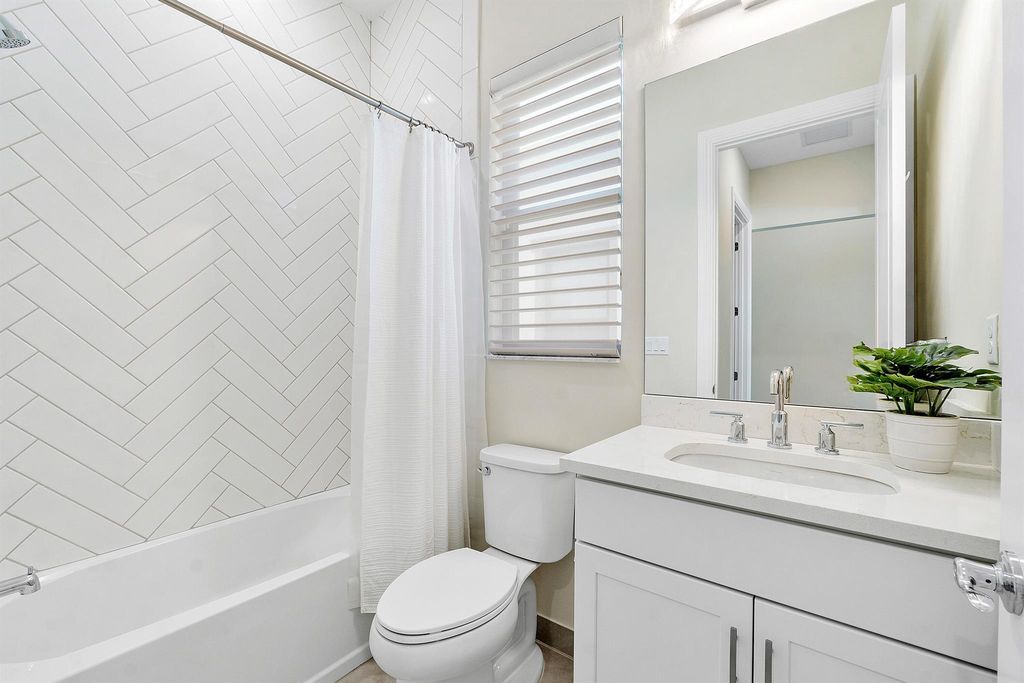 Image 20 of property listing at 11970 Leon Circle S, Parkland, FL 33076