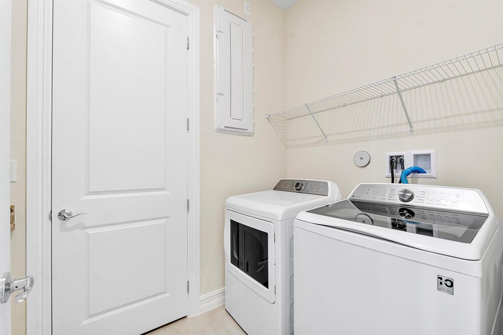 Image 23 of property listing at 11970 Leon Circle S, Parkland, FL 33076