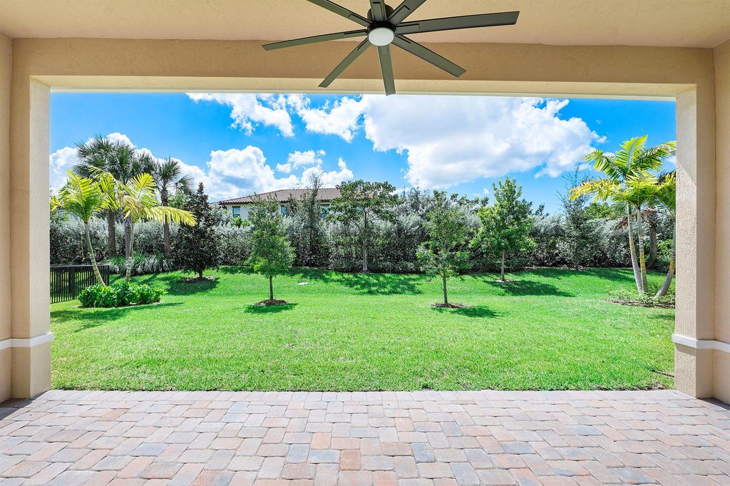 Image 25 of property listing at 11970 Leon Circle S, Parkland, FL 33076