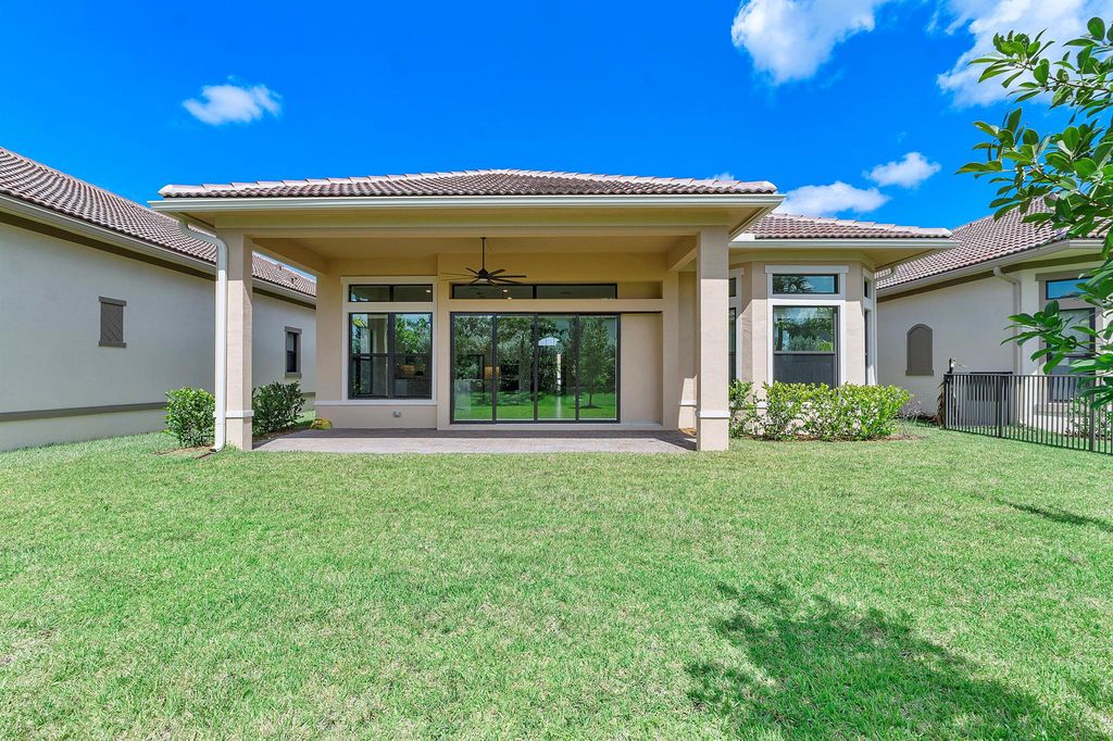 Image 28 of property listing at 11970 Leon Circle S, Parkland, FL 33076