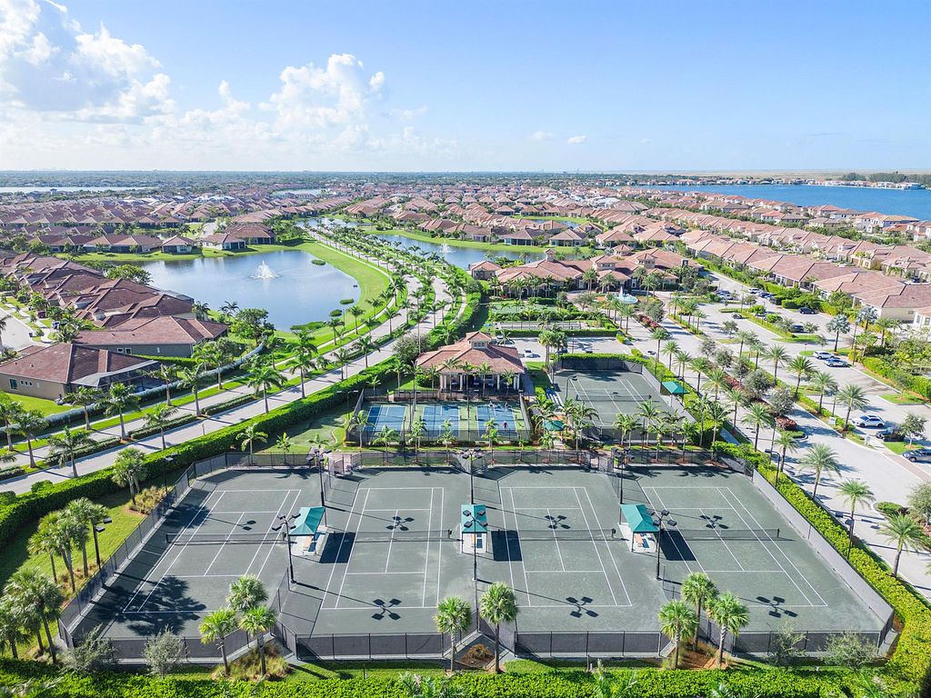 Image 34 of property listing at 11970 Leon Circle S, Parkland, FL 33076