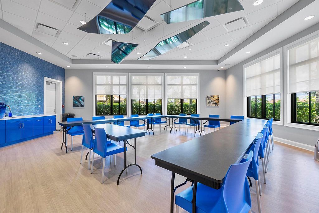 Image 39 of property listing at 11970 Leon Circle S, Parkland, FL 33076