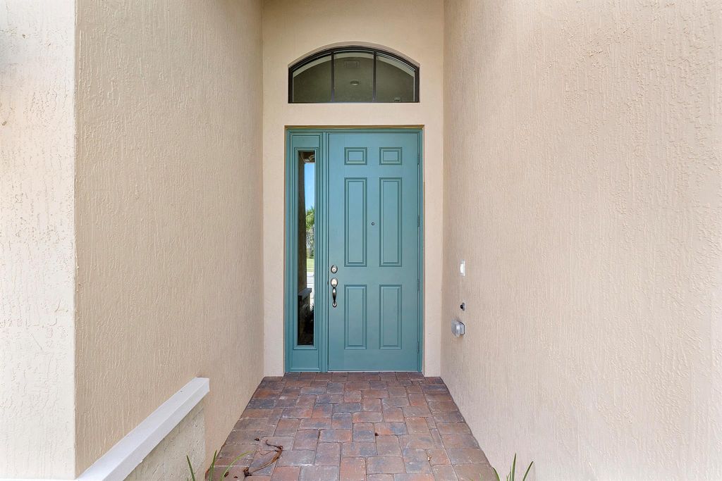 Image 5 of property listing at 11970 Leon Circle S, Parkland, FL 33076