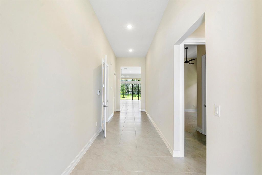 Image 6 of property listing at 11970 Leon Circle S, Parkland, FL 33076