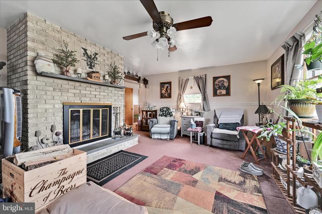 1892 WEAVERTOWN RD, Douglassville, PA 19518