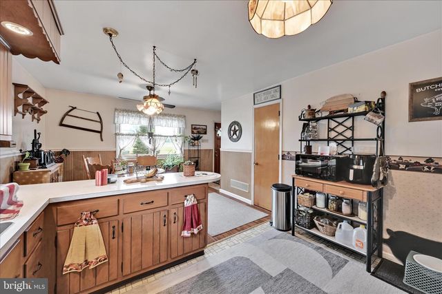 1892 WEAVERTOWN RD, Douglassville, PA 19518