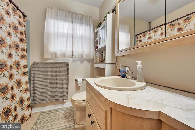 1892 WEAVERTOWN RD, Douglassville, PA 19518