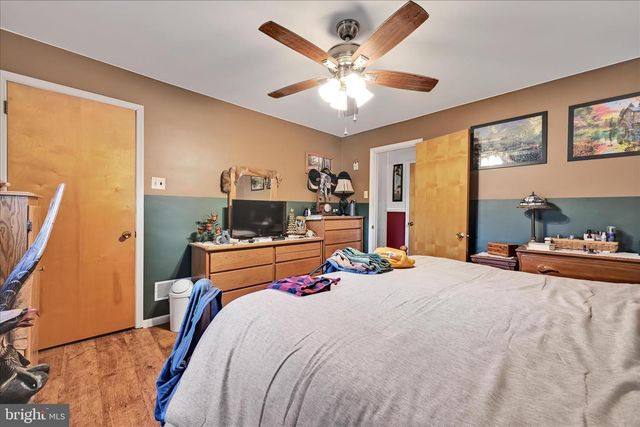 1892 WEAVERTOWN RD, Douglassville, PA 19518