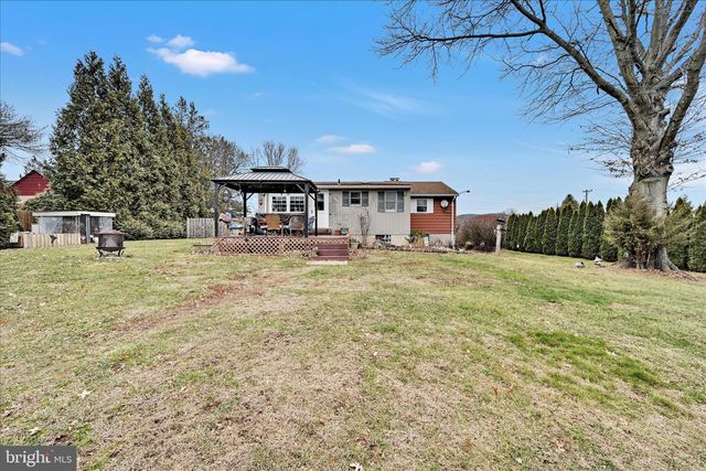 1892 WEAVERTOWN RD, Douglassville, PA 19518