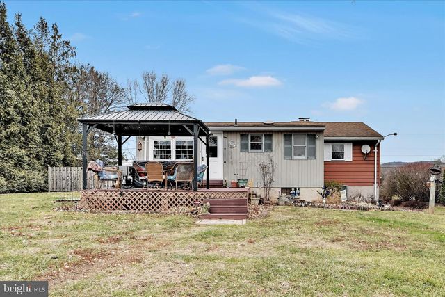 1892 WEAVERTOWN RD, Douglassville, PA 19518