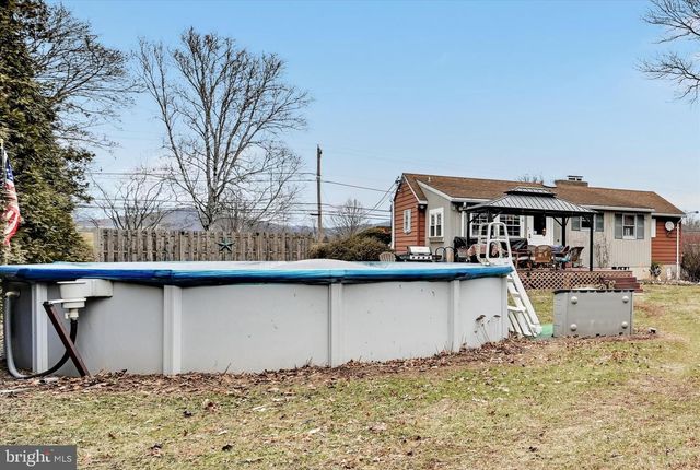 1892 WEAVERTOWN RD, Douglassville, PA 19518