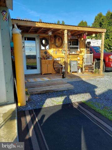 1892 WEAVERTOWN RD, Douglassville, PA 19518