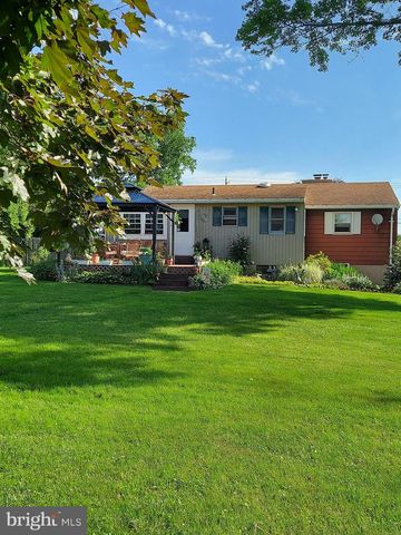 1892 WEAVERTOWN RD, Douglassville, PA 19518