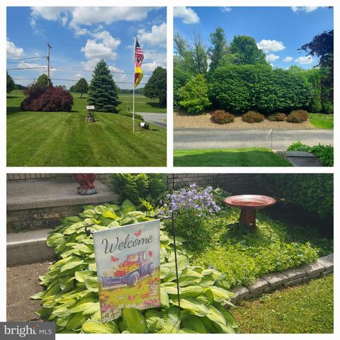 1892 WEAVERTOWN RD, Douglassville, PA 19518