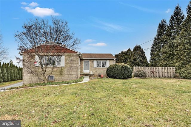 1892 WEAVERTOWN RD, Douglassville, PA 19518