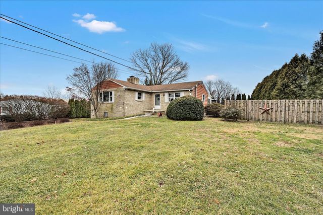 1892 WEAVERTOWN RD, Douglassville, PA 19518