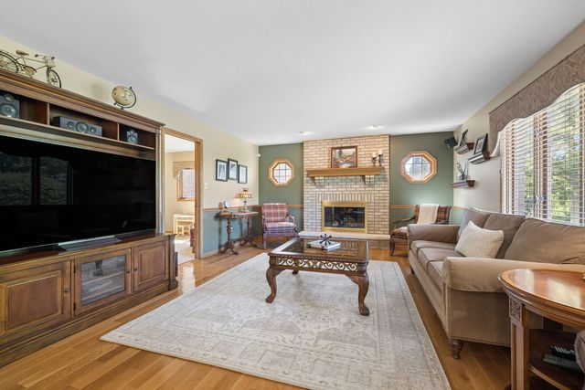 8130 Edgebrook Lane, Tinley Park, IL 60487