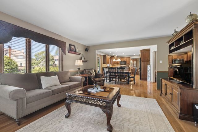 8130 Edgebrook Lane, Tinley Park, IL 60487