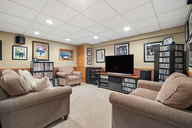 8130 Edgebrook Lane, Tinley Park, IL 60487