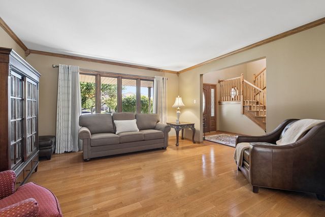 8130 Edgebrook Lane, Tinley Park, IL 60487