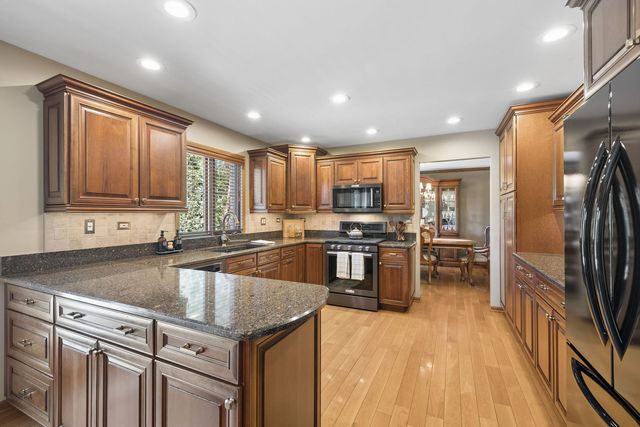 8130 Edgebrook Lane, Tinley Park, IL 60487