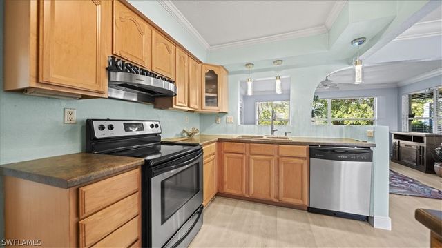 511 SE 34th TER, Cape Coral, FL 33904